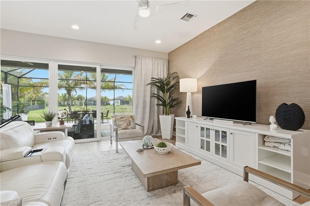 11394 Jacaranda DR, NAPLES FL 34120-4