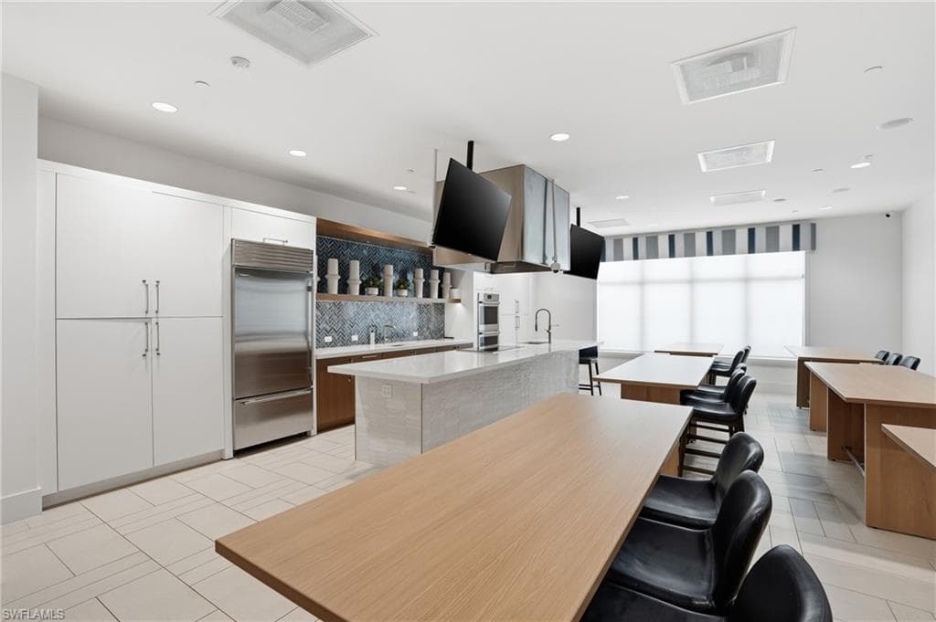 11394 Jacaranda DR, NAPLES FL 34120-32