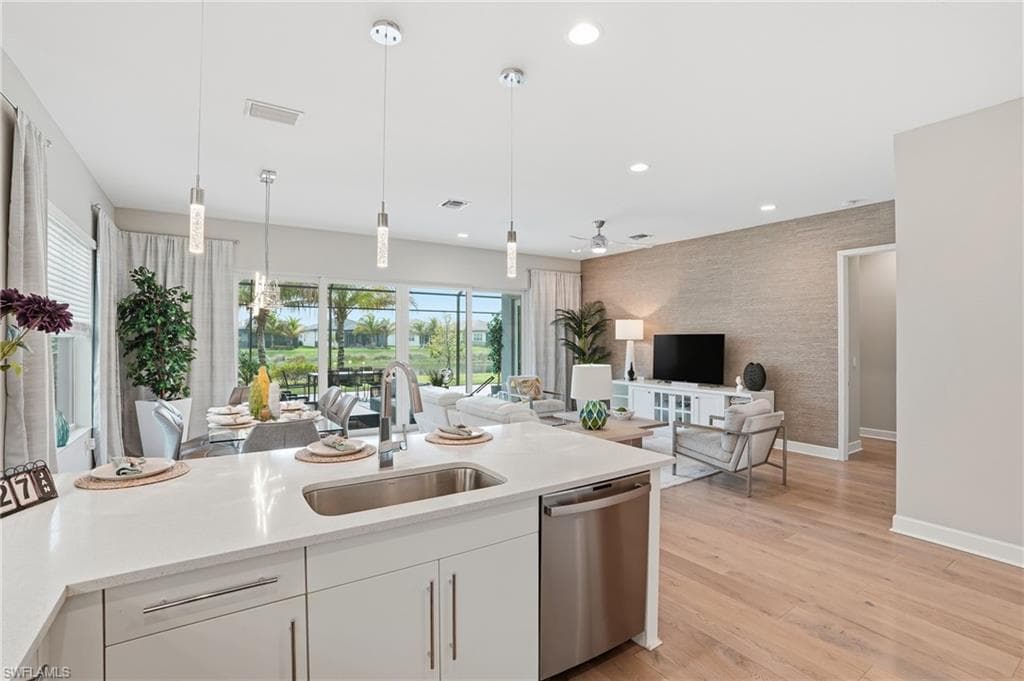 11394 Jacaranda DR, NAPLES FL 34120-10