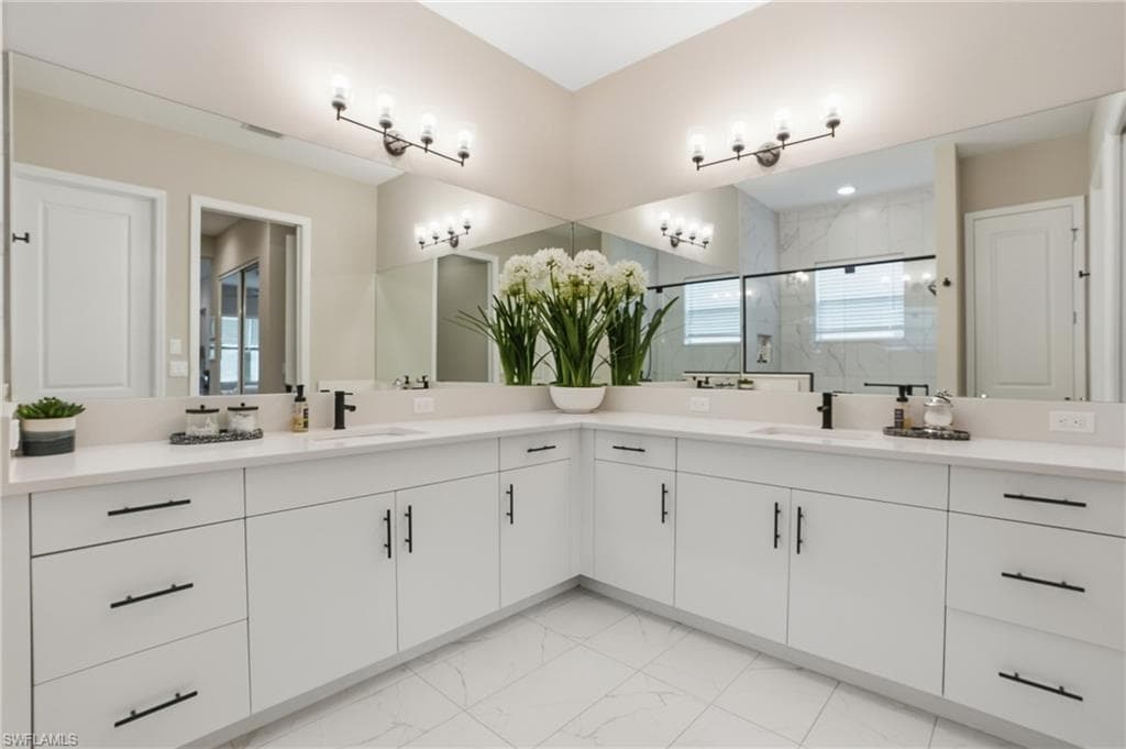 11394 Jacaranda DR, NAPLES FL 34120-18