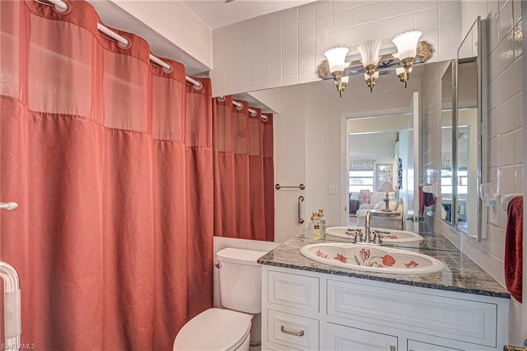 204 McGregor Park CIR, FORT MYERS FL 33908-19