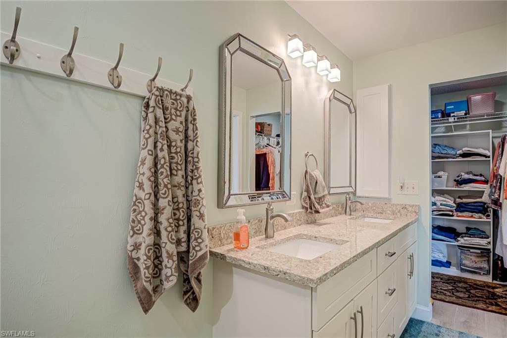 204 McGregor Park CIR, FORT MYERS FL 33908-14