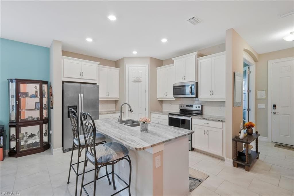 836 Heather Lake AVE, CAPE CORAL FL 33993-6