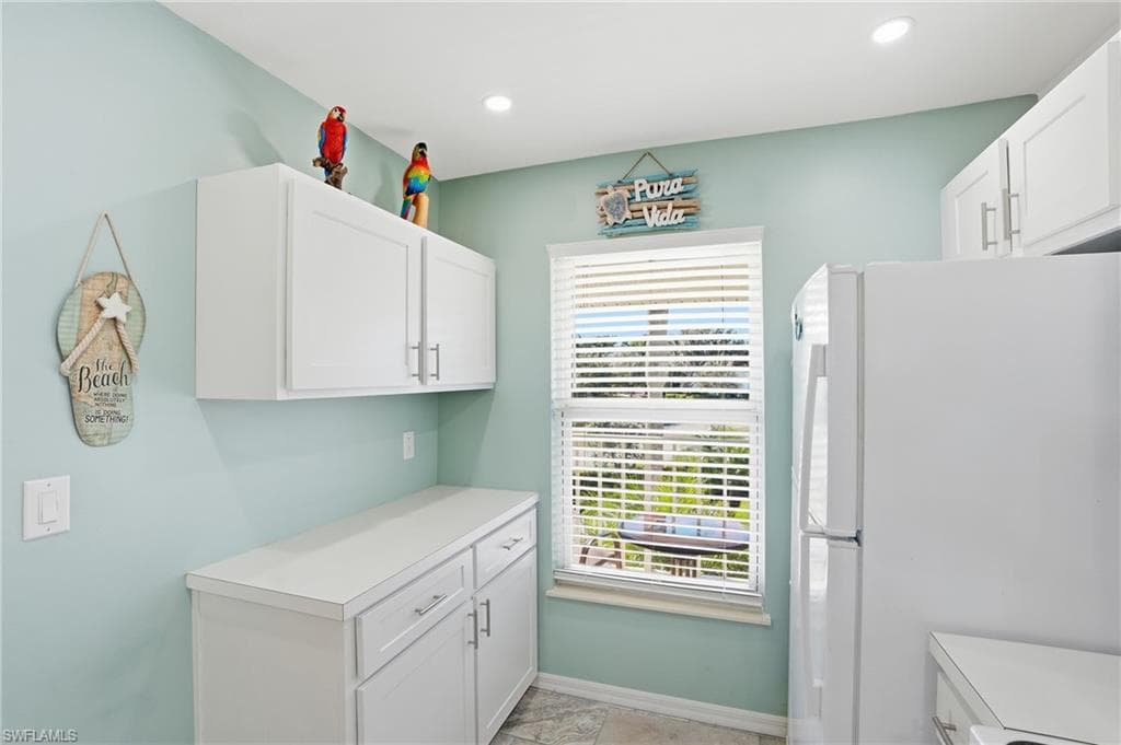 1175 Mainsail DR # 715, NAPLES FL 34114-8