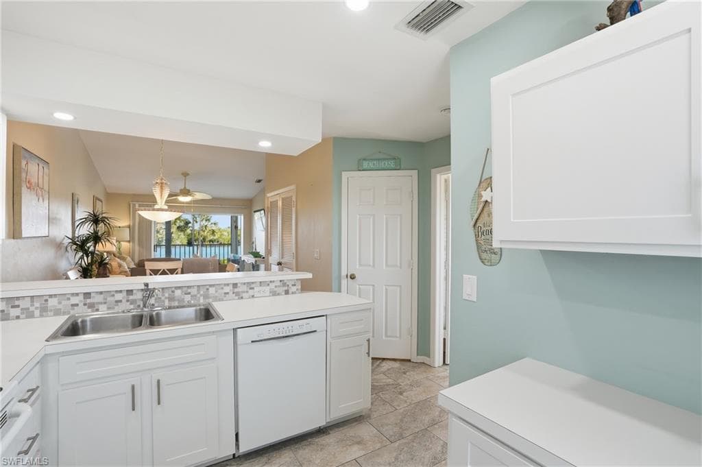 1175 Mainsail DR # 715, NAPLES FL 34114-9