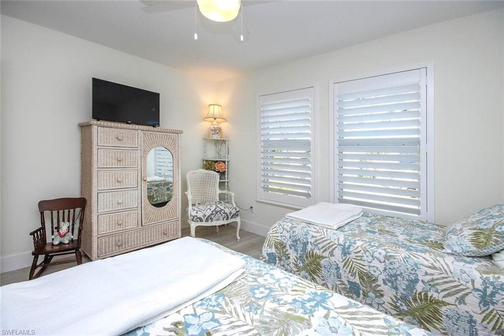 1890 Farm TRL, SANIBEL FL 33957-16