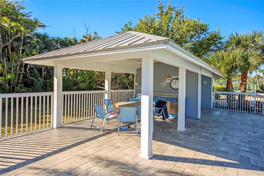 1890 Farm TRL, SANIBEL FL 33957-33