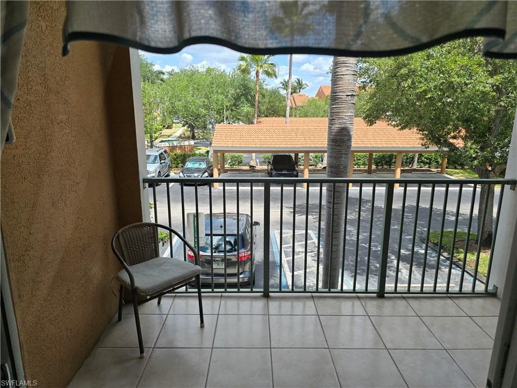 1210 Wildwood Lakes BLVD # 203, NAPLES FL 34104-30