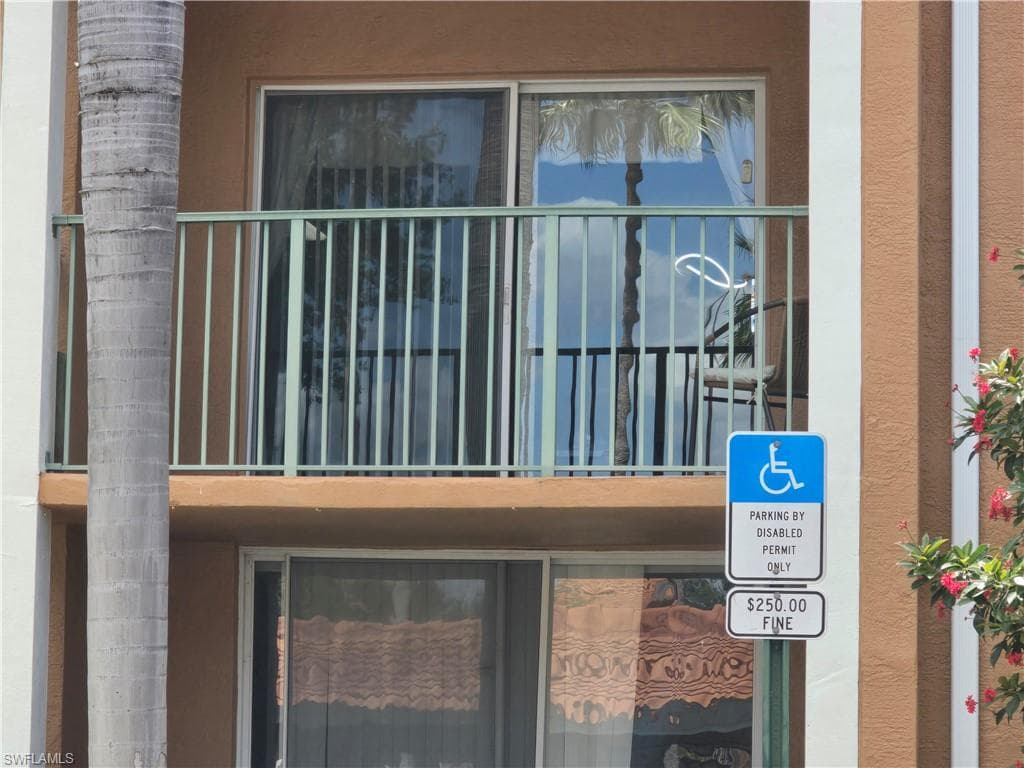 1210 Wildwood Lakes BLVD # 203, NAPLES FL 34104-28