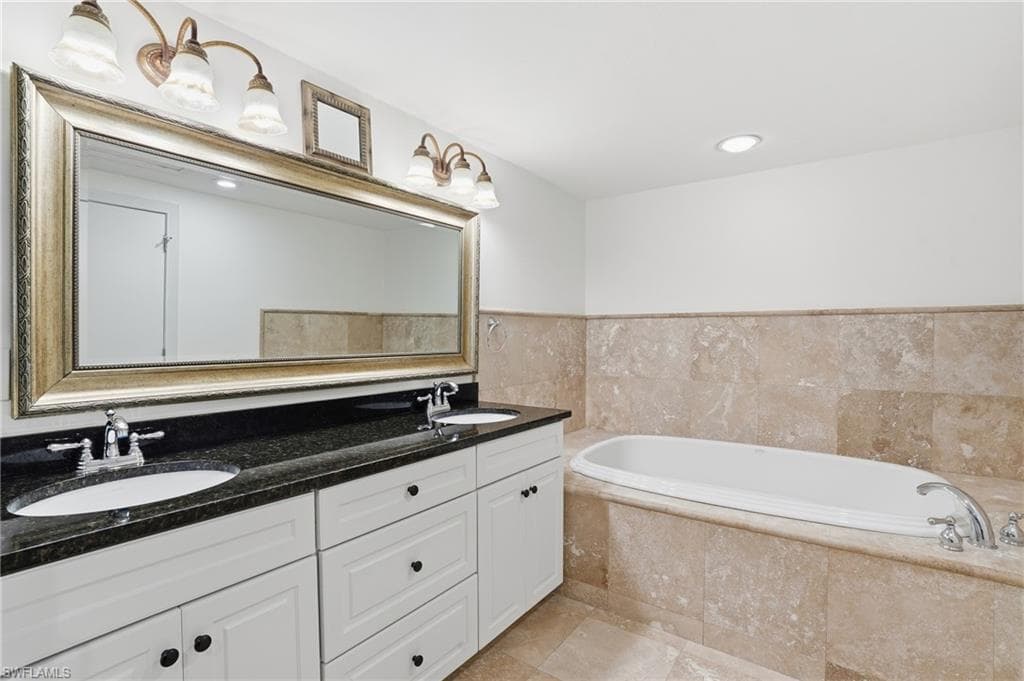 17037 Marina Cove LN, FORT MYERS FL 33908-24