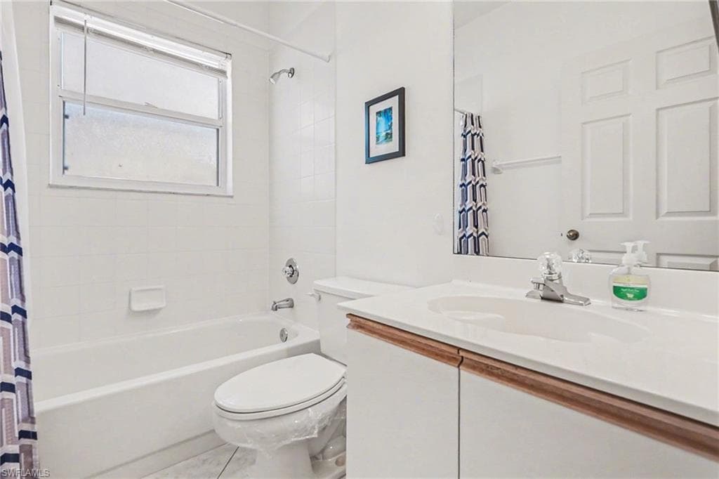 326 Bradstrom CIR # 201F, NAPLES FL 34113-15