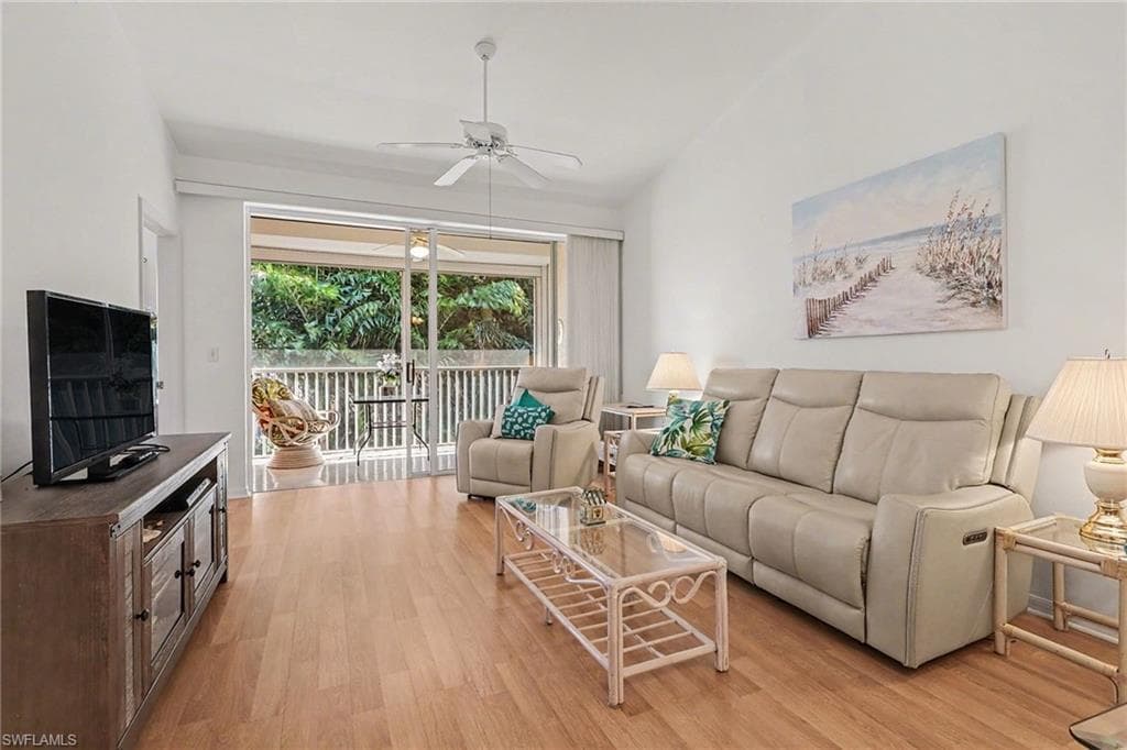 326 Bradstrom CIR # 201F, NAPLES FL 34113-2