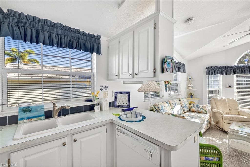 3131 Crystal Lake DR, NAPLES FL 34120-10