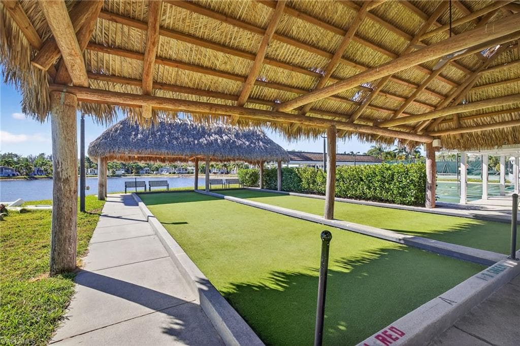 3131 Crystal Lake DR, NAPLES FL 34120-39