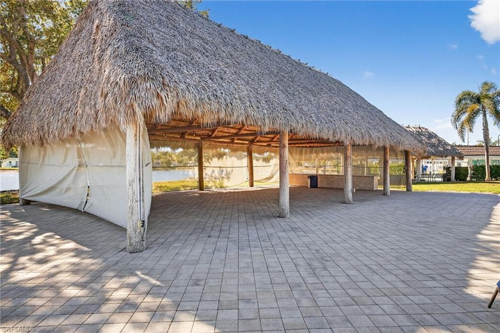 3131 Crystal Lake DR, NAPLES FL 34120-38