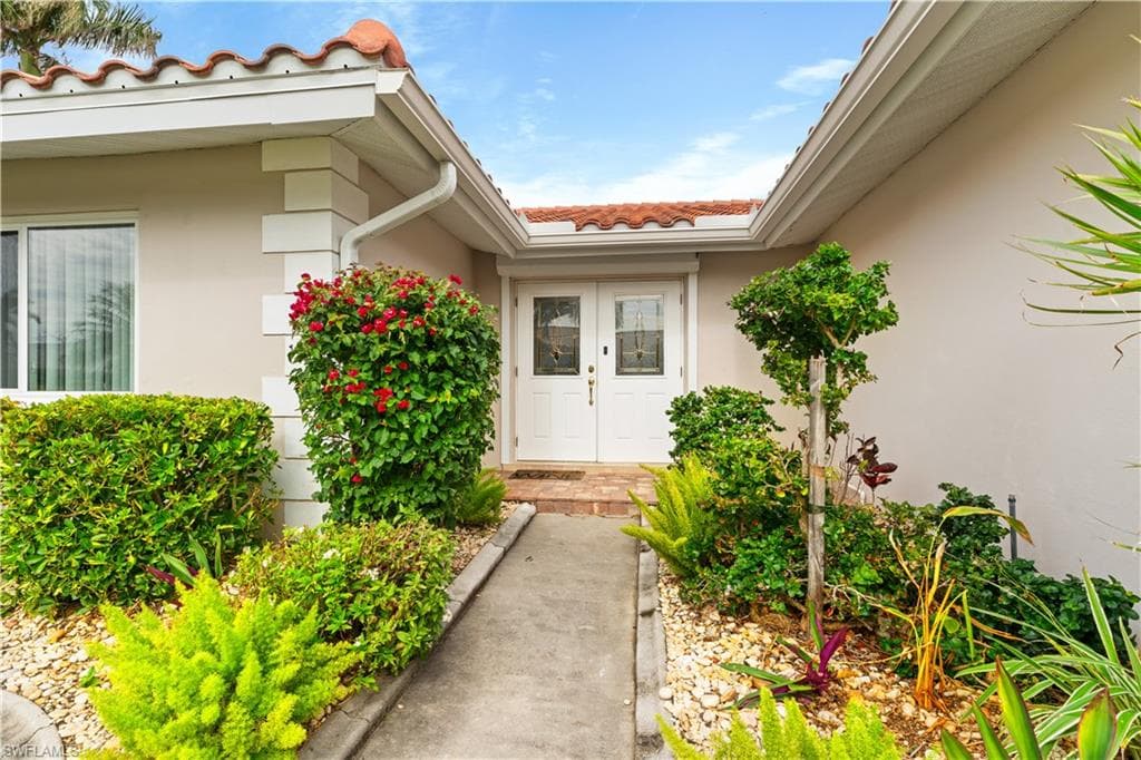 1011 S Town And River DR, FORT MYERS FL 33919-5