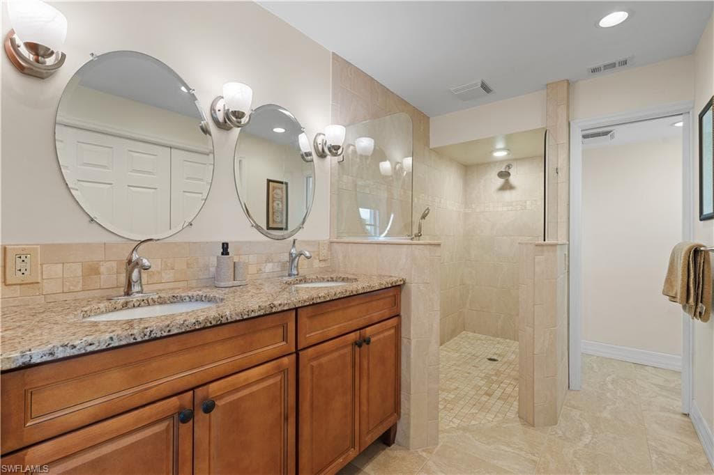 1011 S Town And River DR, FORT MYERS FL 33919-21