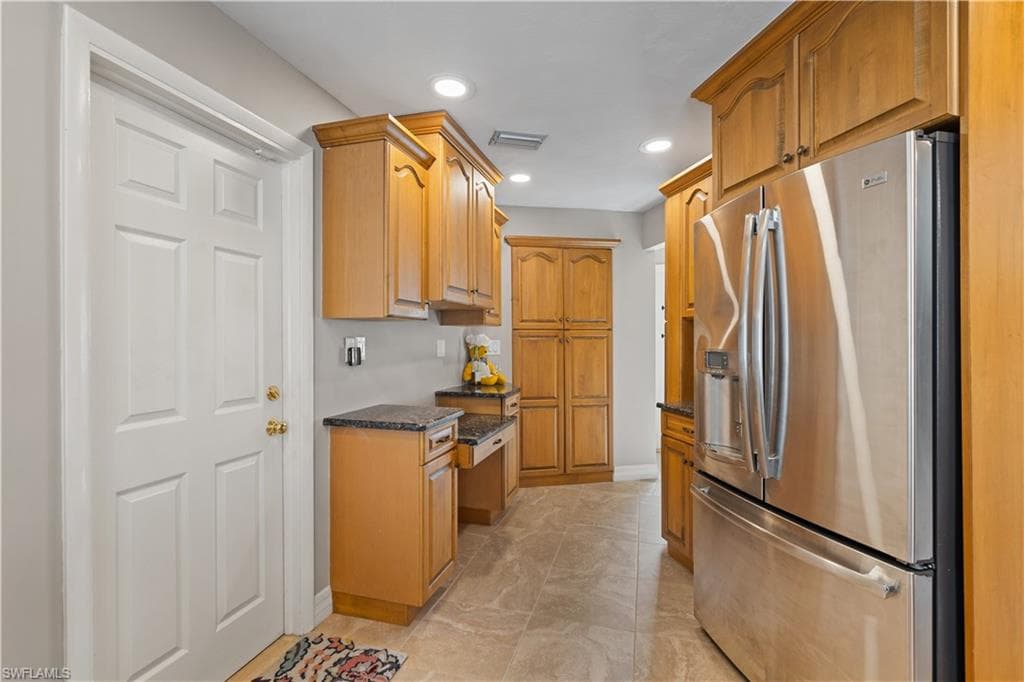 1011 S Town And River DR, FORT MYERS FL 33919-9