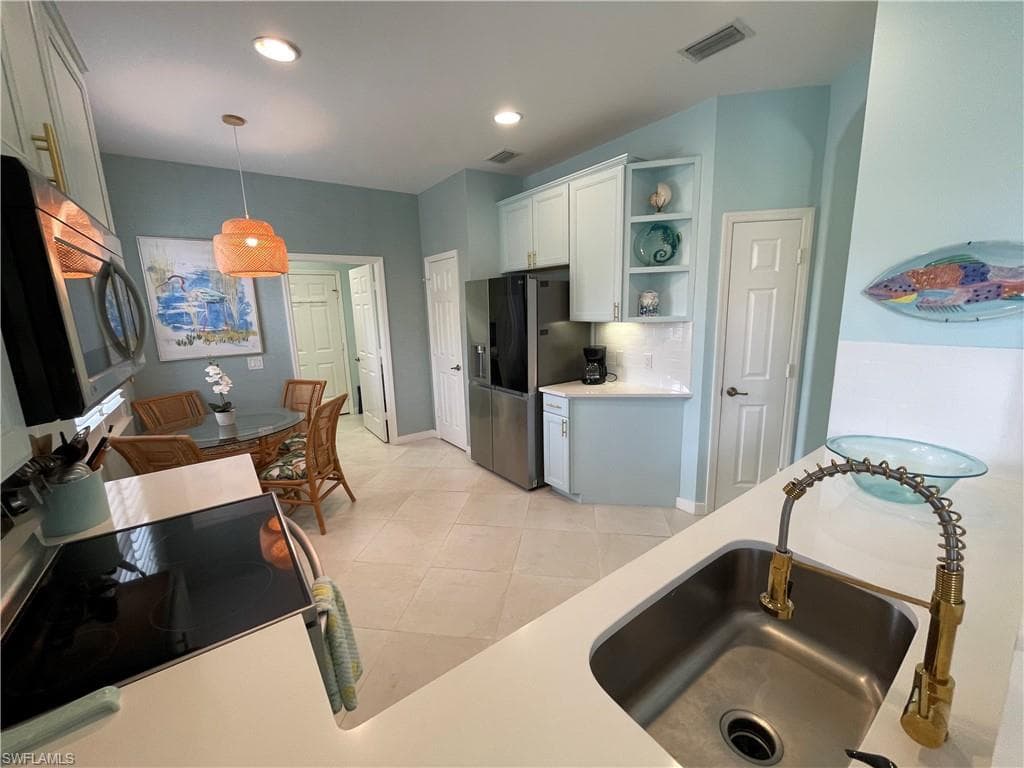 10640 Camarelle CIR-25