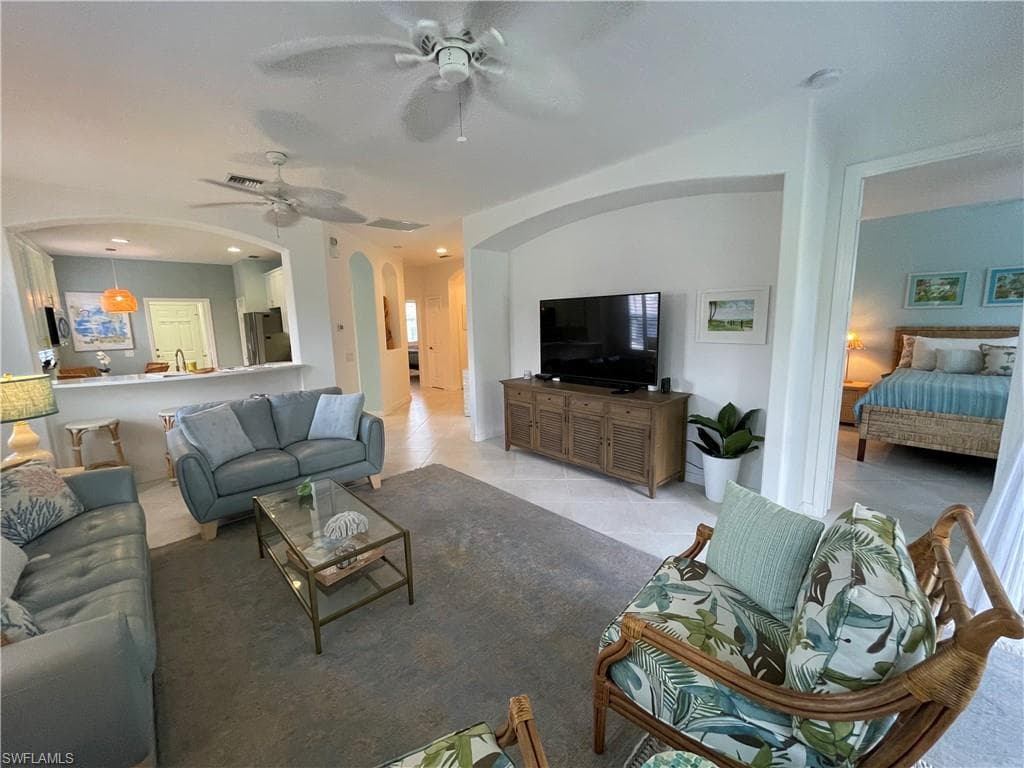 10640 Camarelle CIR-0