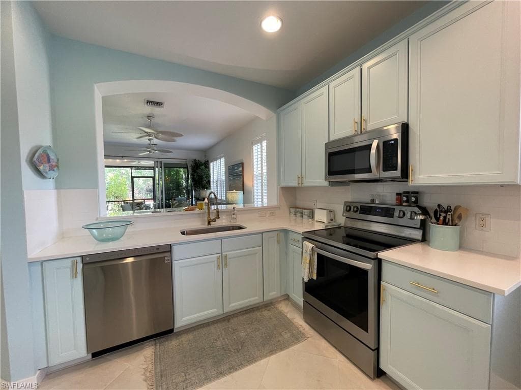 10640 Camarelle CIR-19