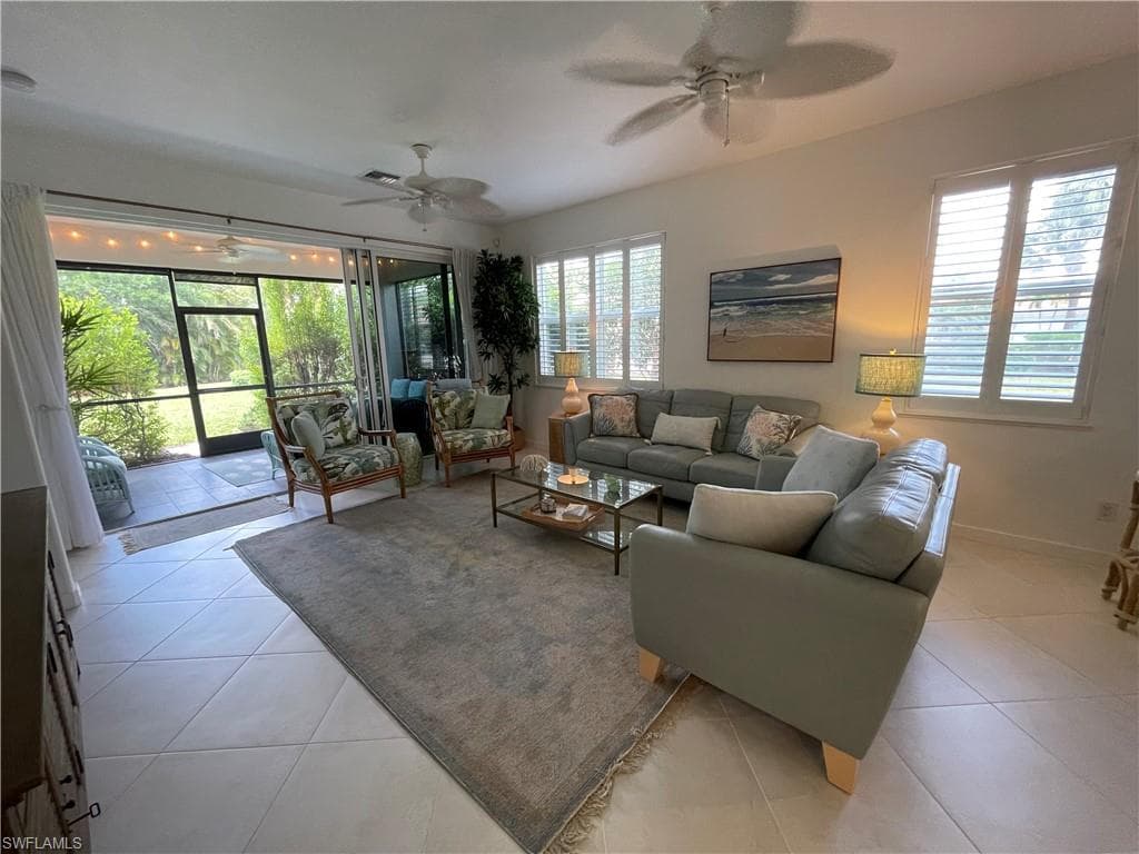 10640 Camarelle CIR-8