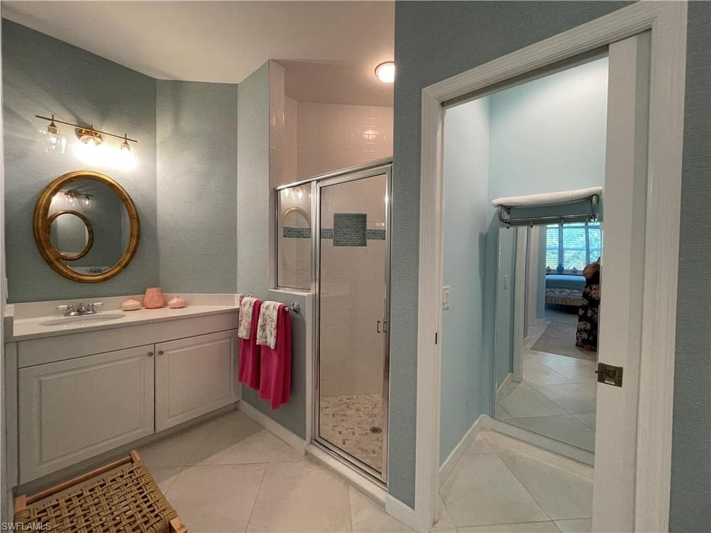 10640 Camarelle CIR-33
