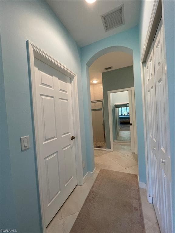 10640 Camarelle CIR-32