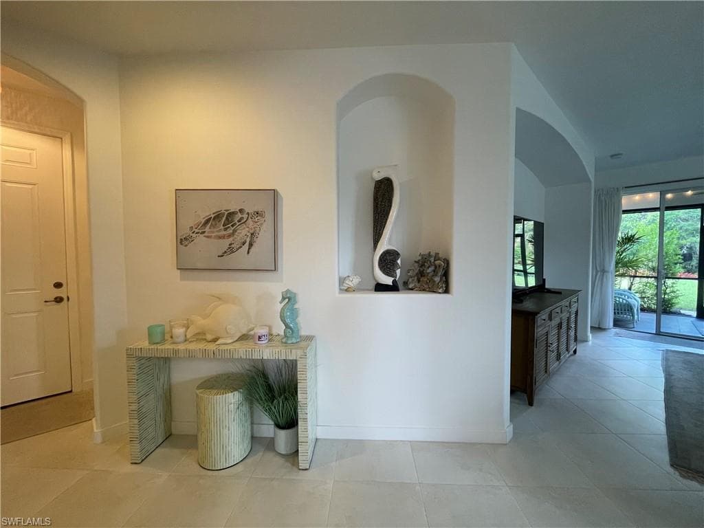 10640 Camarelle CIR-7