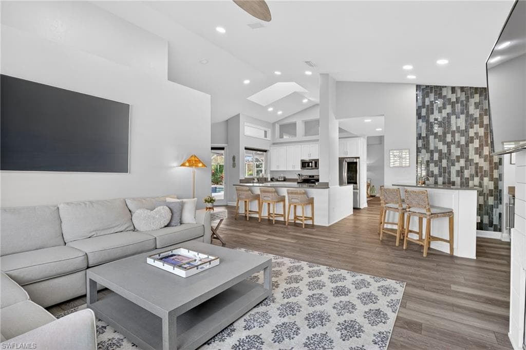 25111 Pennyroyal DR-16