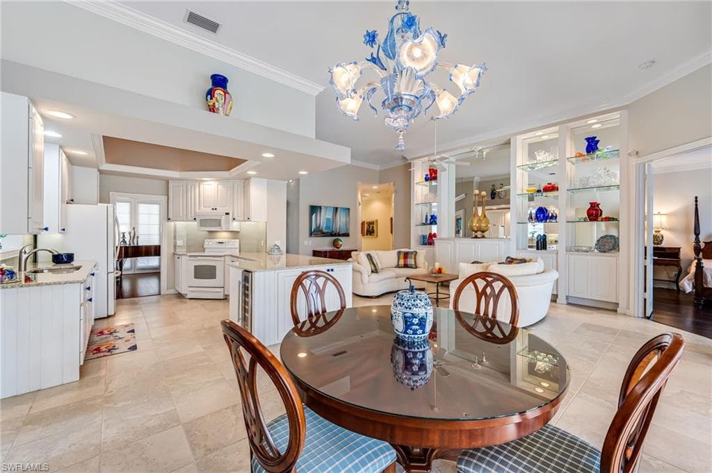 7013 Leopardi CT, NAPLES FL 34114-12