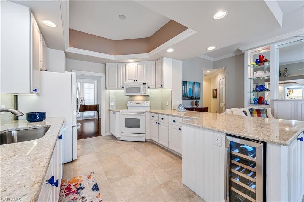 7013 Leopardi CT, NAPLES FL 34114-15