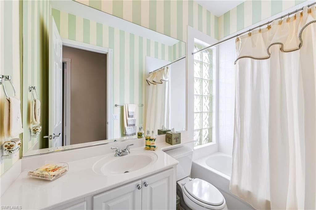 7013 Leopardi CT, NAPLES FL 34114-35