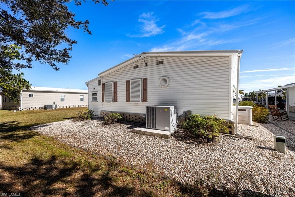 5252 Fiddleleaf DR, FORT MYERS FL 33905-26
