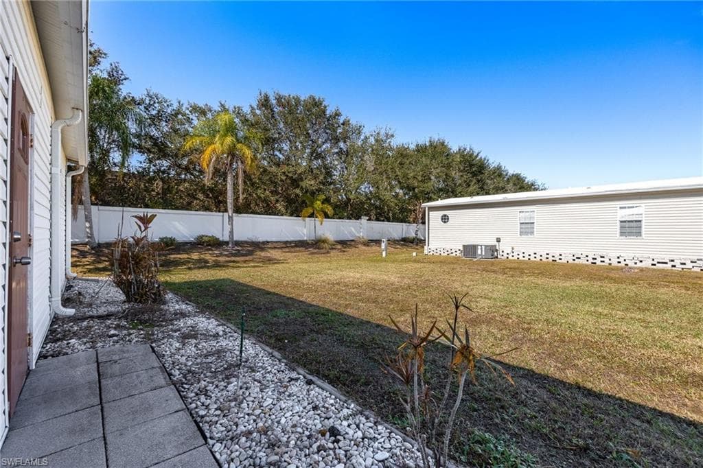 5252 Fiddleleaf DR, FORT MYERS FL 33905-25
