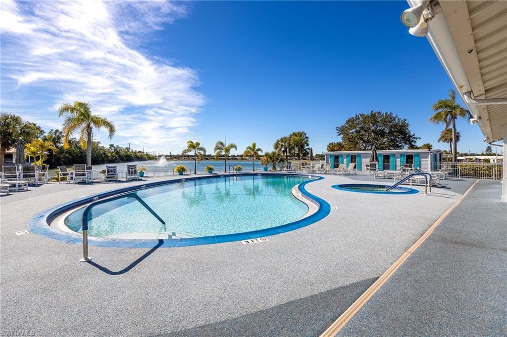 5252 Fiddleleaf DR, FORT MYERS FL 33905-34