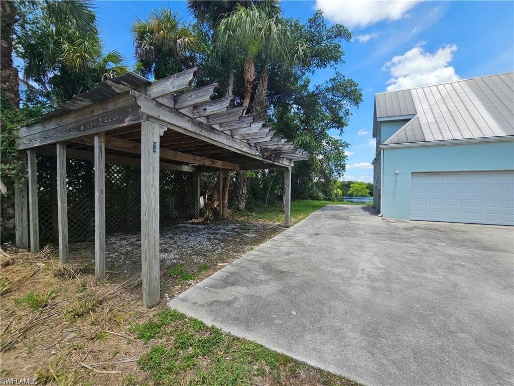 4942 Fort Denaud RD, FORT DENAUD FL 33935-2
