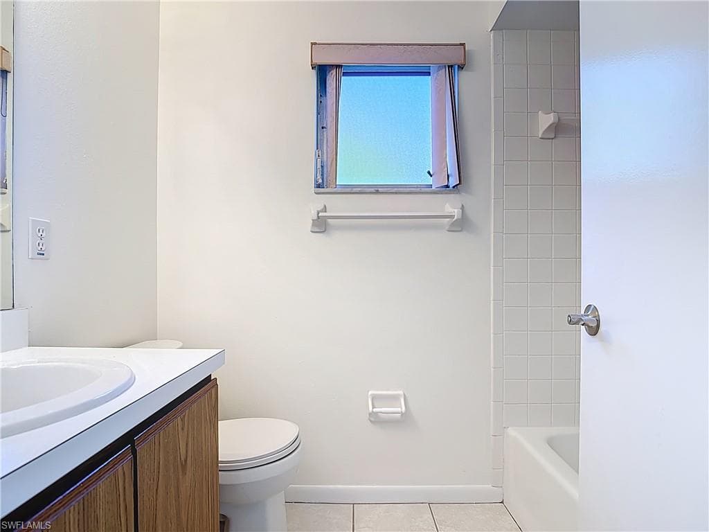 6884 Sandtrap DR # 4, FORT MYERS FL 33919-28