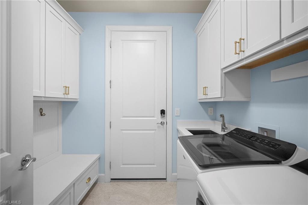 9774 Everglades DR, NAPLES FL 34120-28