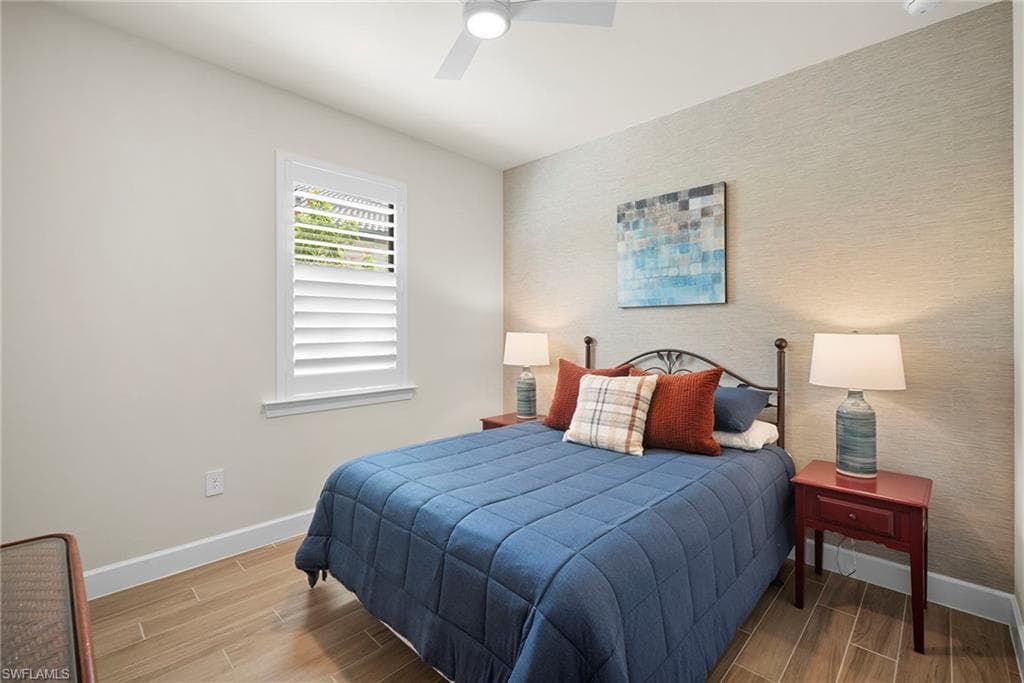 9774 Everglades DR, NAPLES FL 34120-24