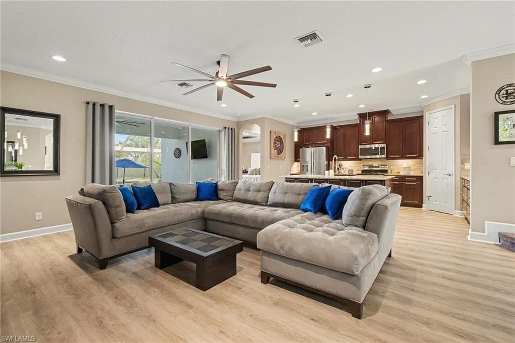 2705 Lambay CT-3