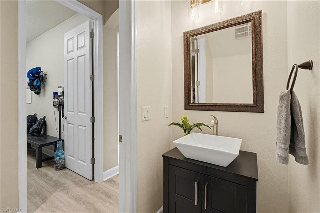 2705 Lambay CT-20