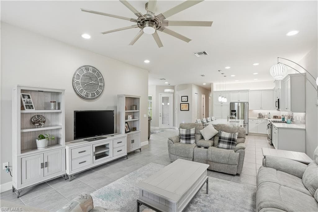 28400 Halton LN, BONITA SPRINGS FL 34135-8