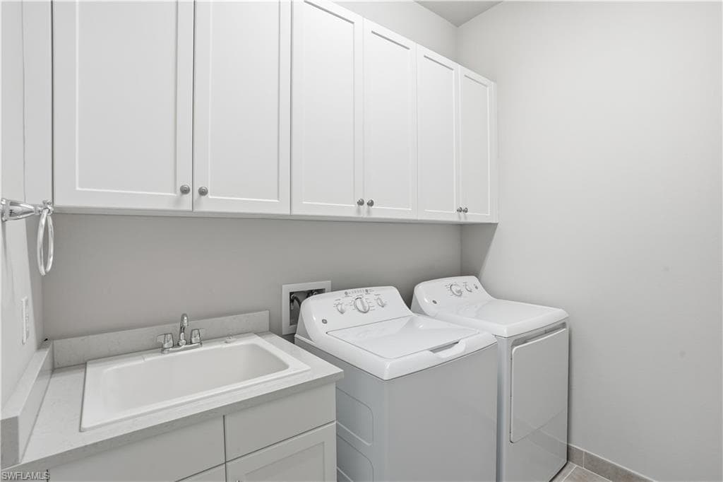 28400 Halton LN, BONITA SPRINGS FL 34135-33