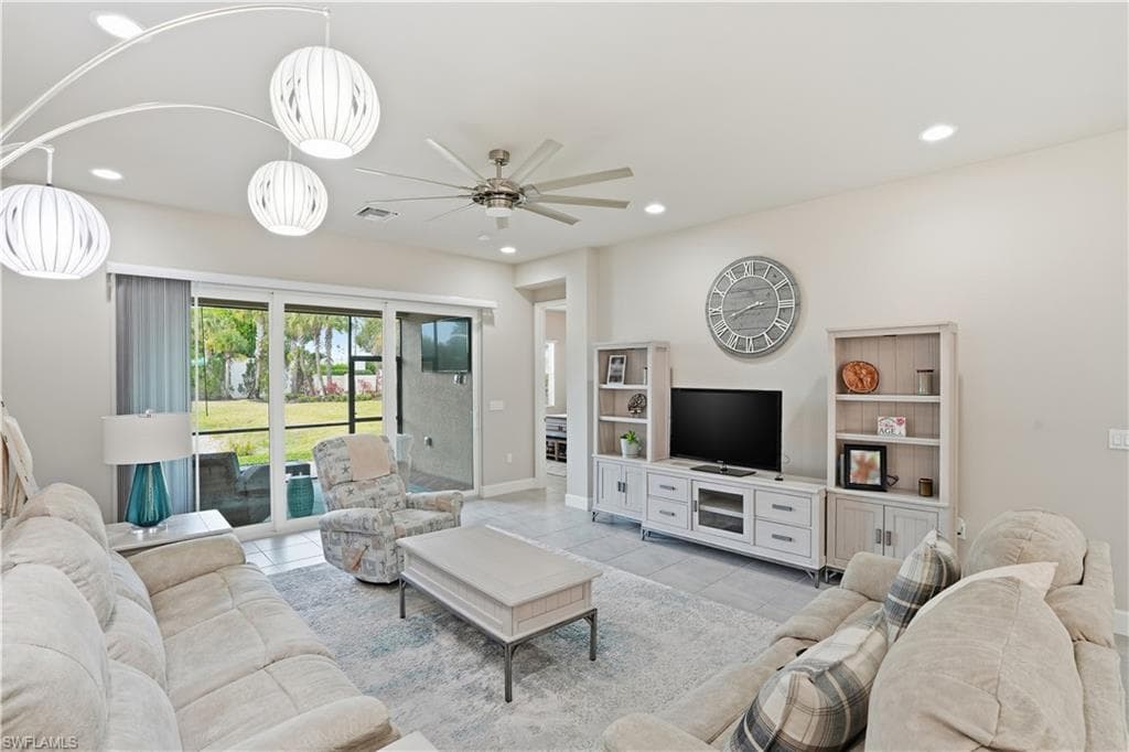 28400 Halton LN, BONITA SPRINGS FL 34135-9