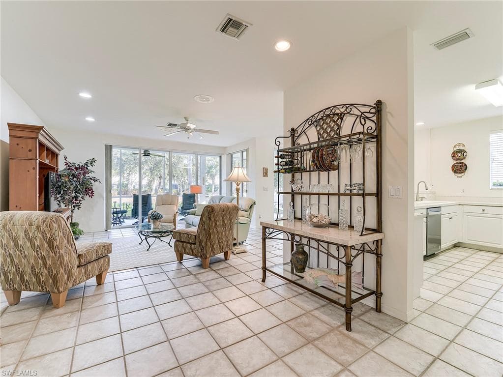 8461 Southbridge DR # 4, ESTERO FL 33967-9