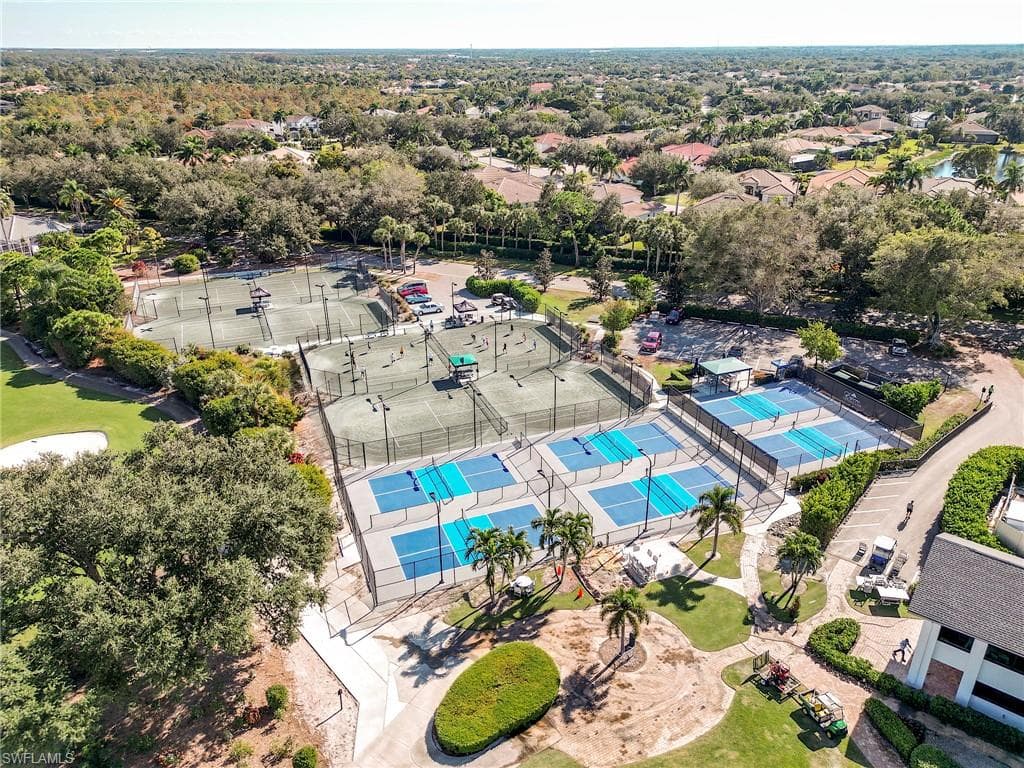 8461 Southbridge DR # 4, ESTERO FL 33967-32