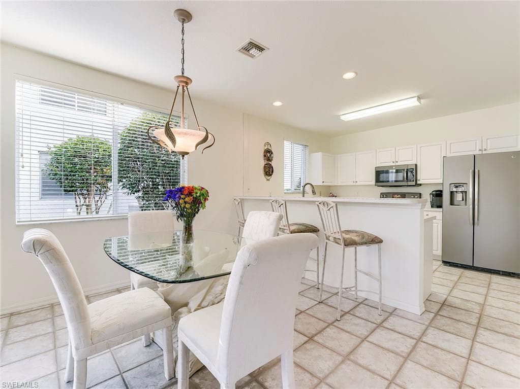 8461 Southbridge DR # 4, ESTERO FL 33967-10