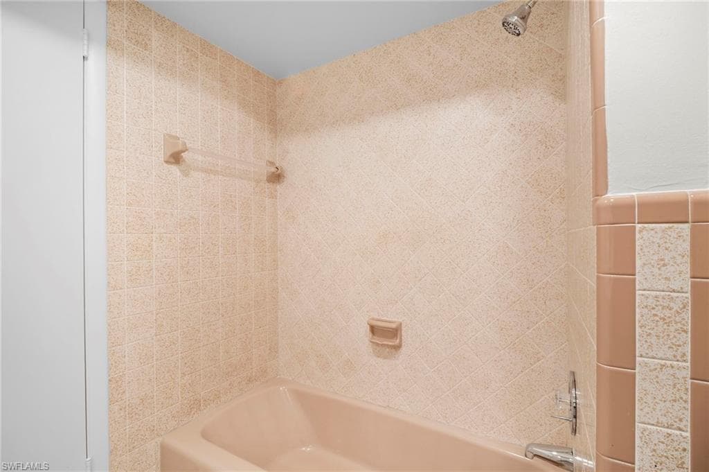 5091 Westminster DR, FORT MYERS FL 33919-16