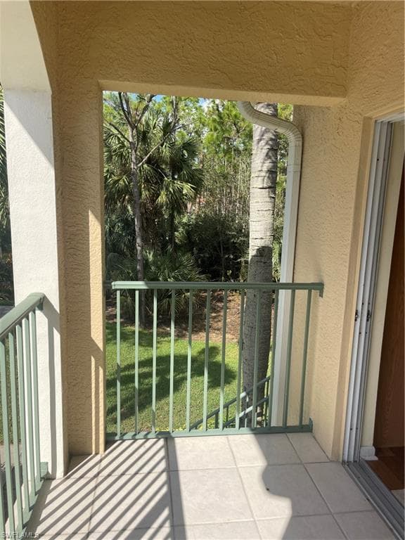 1260 Wildwood Lakes BLVD # 201, NAPLES FL 34104-11